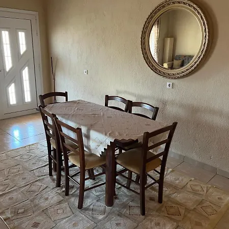 Urban House Koukouroumas Apartamento *